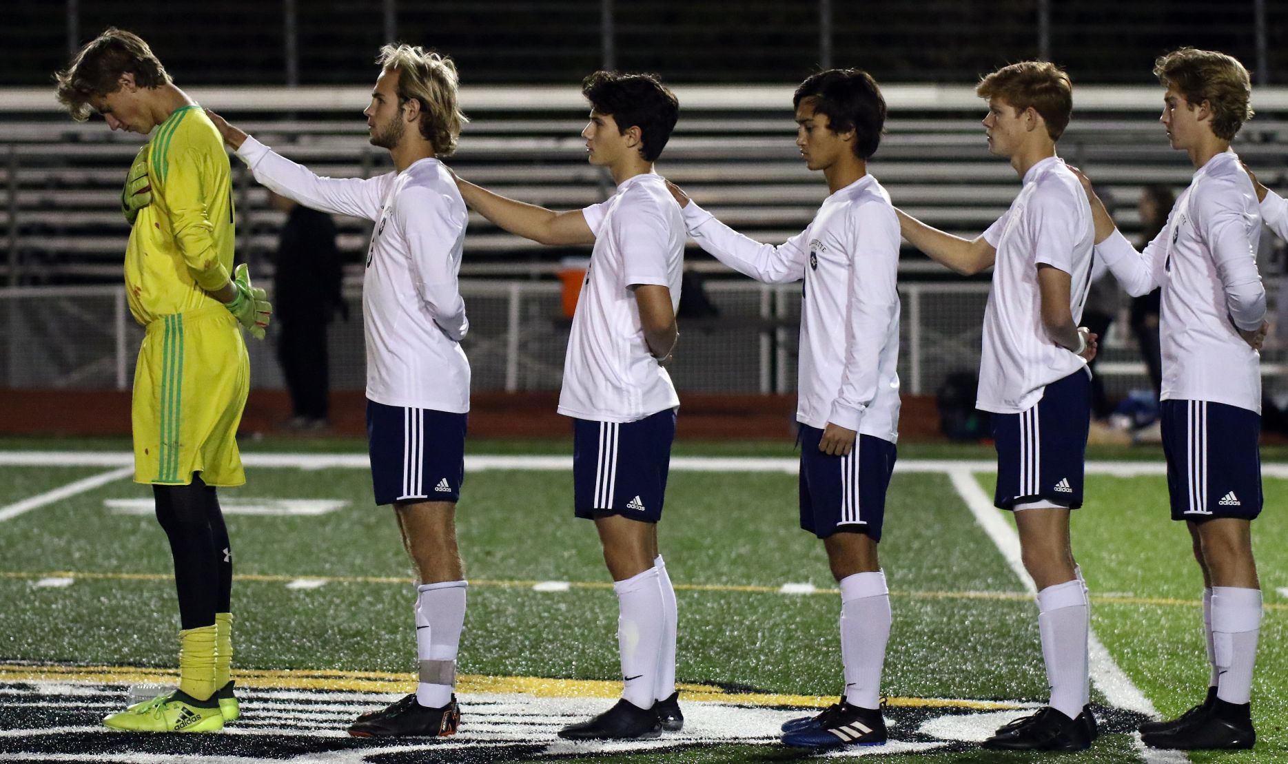 Marquette vs. Oakville boys soccer (5).JPG
